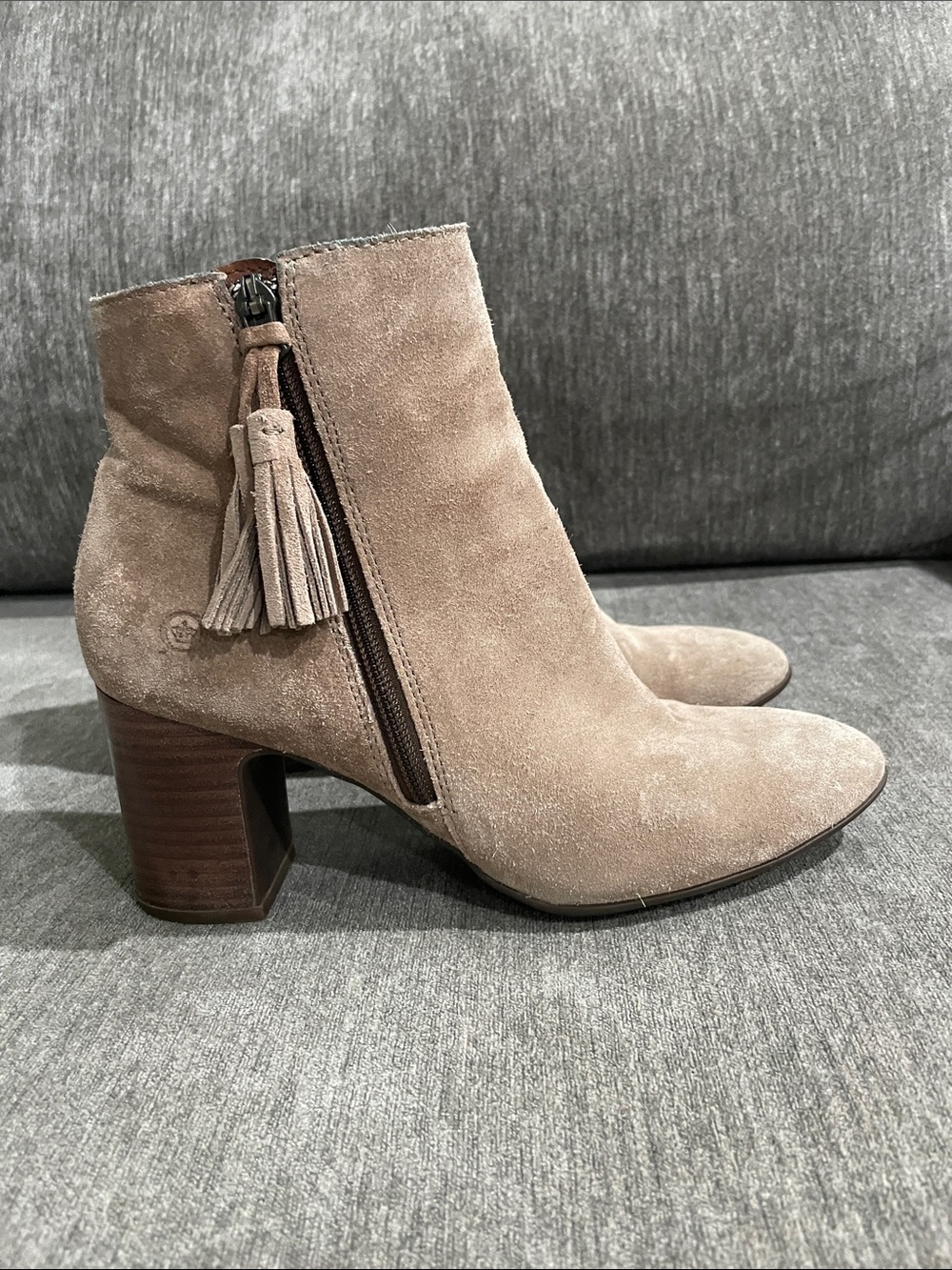 Born Bootie Tassel Taupe Suede Leather Boots Size 8.5 - Picture 4 of 14